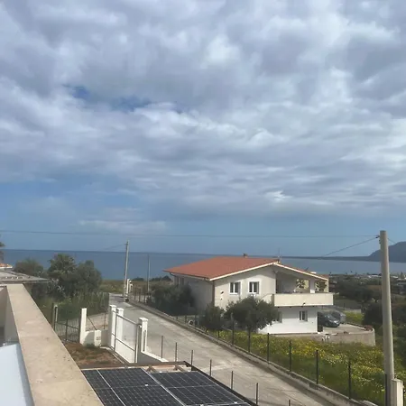 Con Piscina Villa *